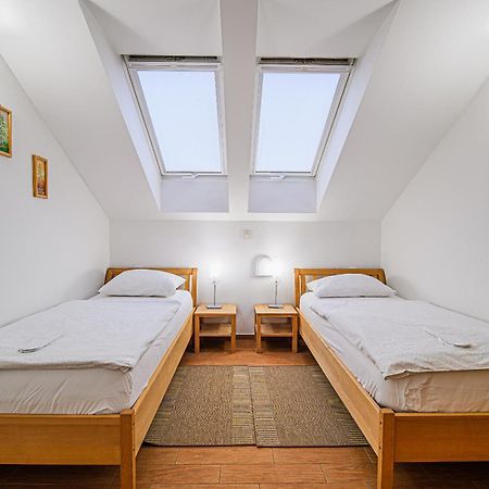 Apartments Maleric With Indoor Pool And Wellness Dragatuš Exteriör bild