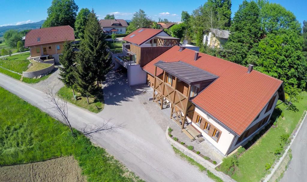 Apartments Maleric With Indoor Pool And Wellness Dragatuš Exteriör bild