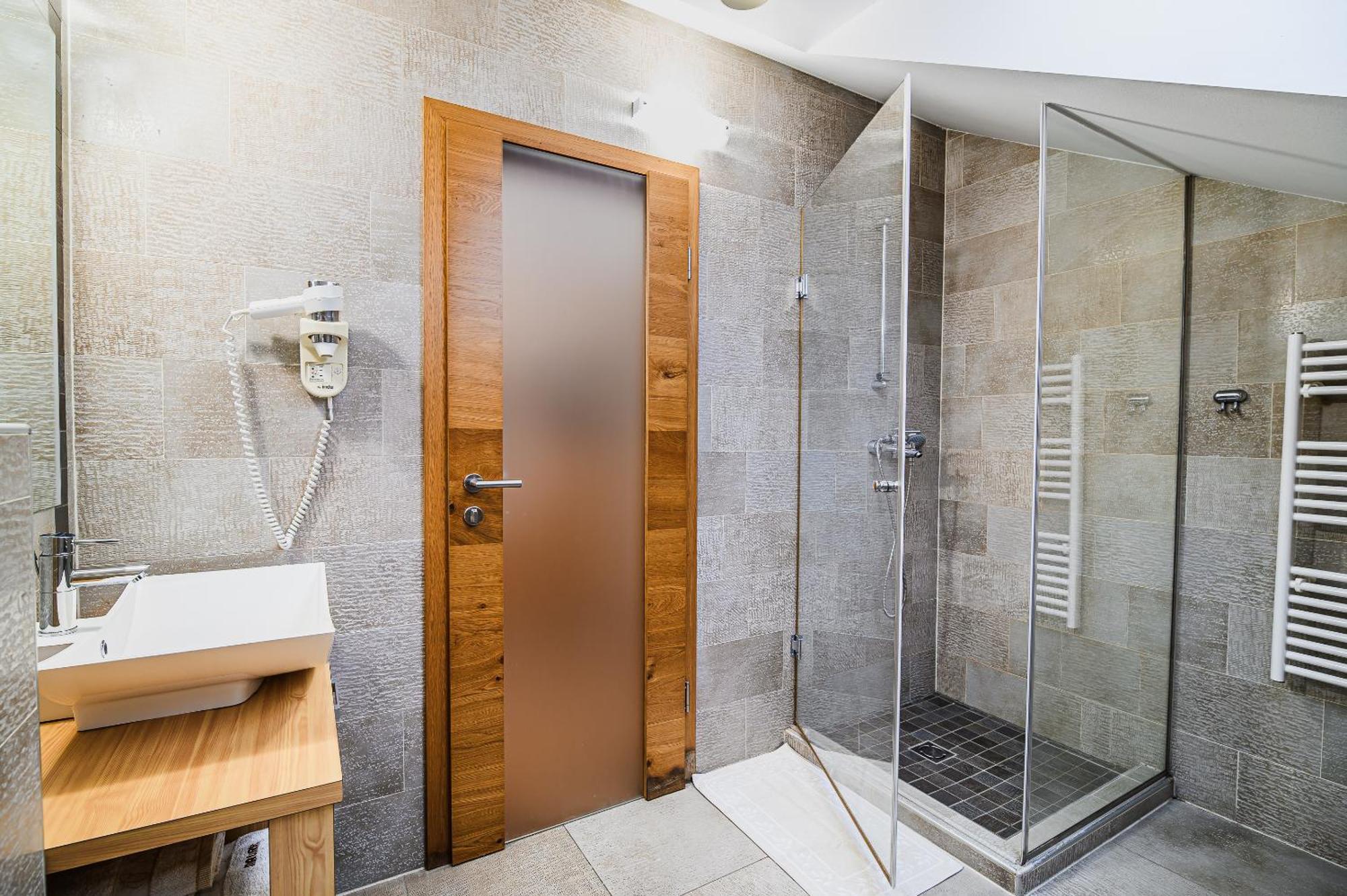 Apartments Maleric With Indoor Pool And Wellness Dragatuš Rum bild