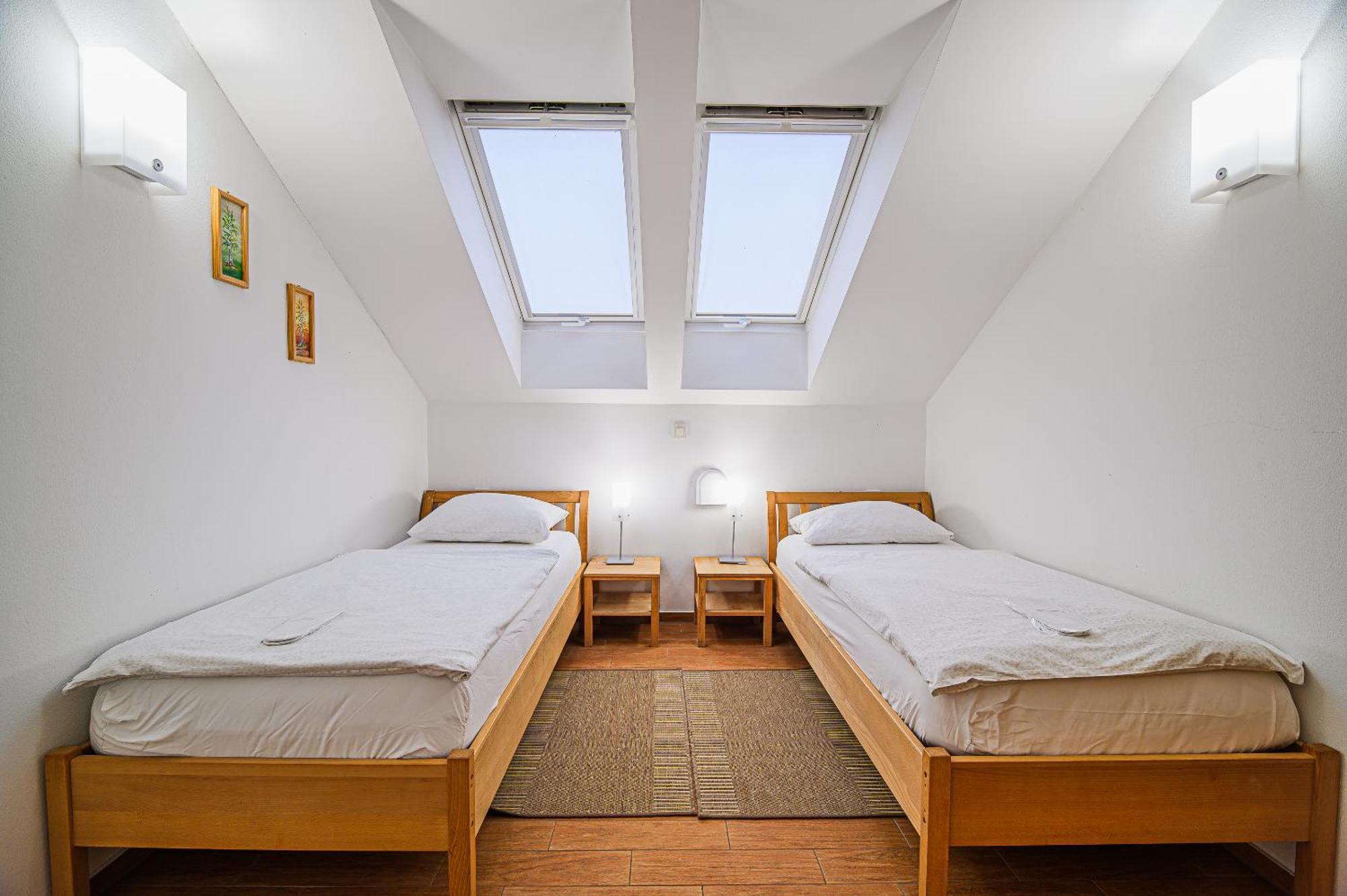 Apartments Maleric With Indoor Pool And Wellness Dragatuš Exteriör bild