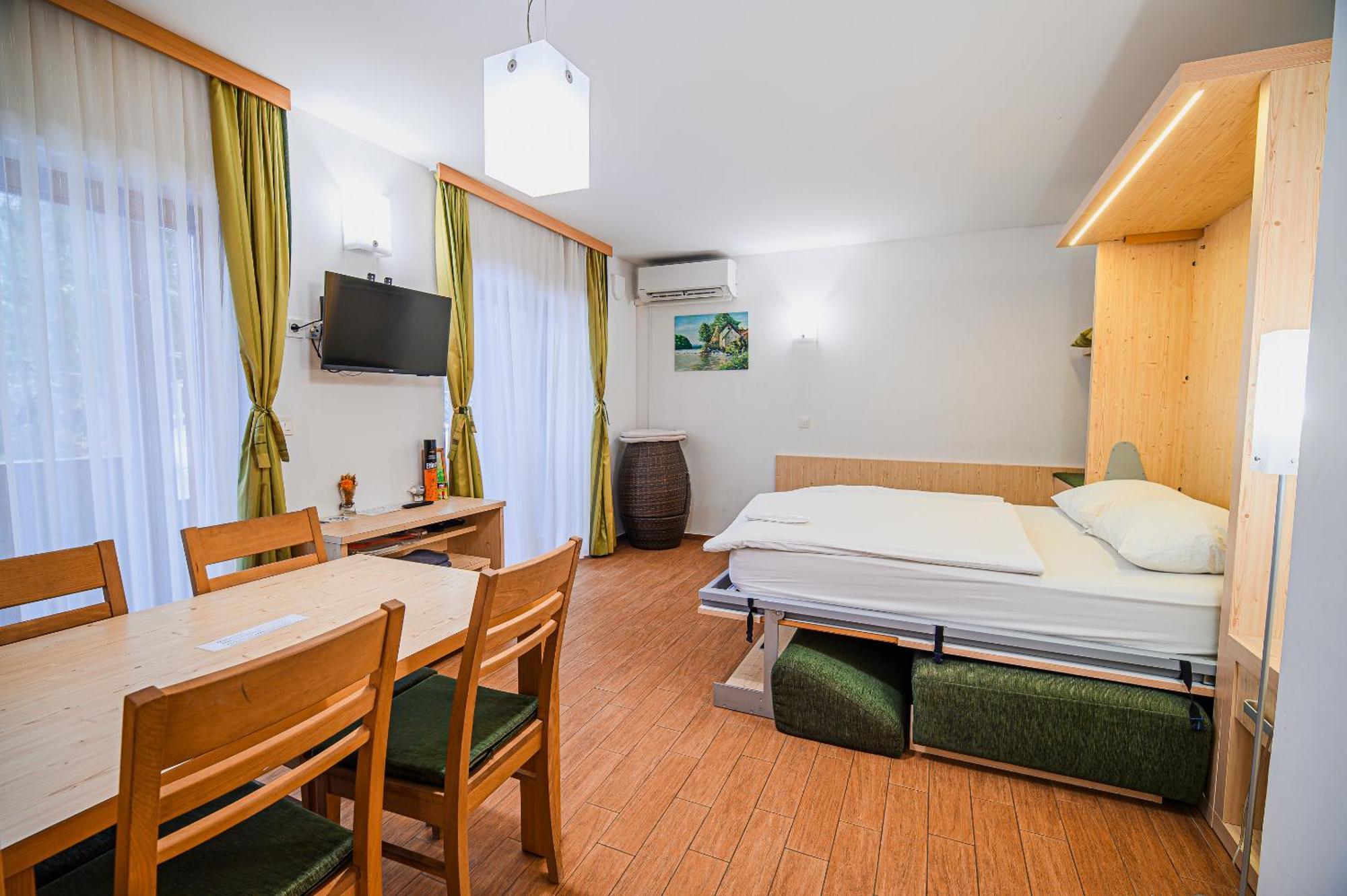 Apartments Maleric With Indoor Pool And Wellness Dragatuš Exteriör bild