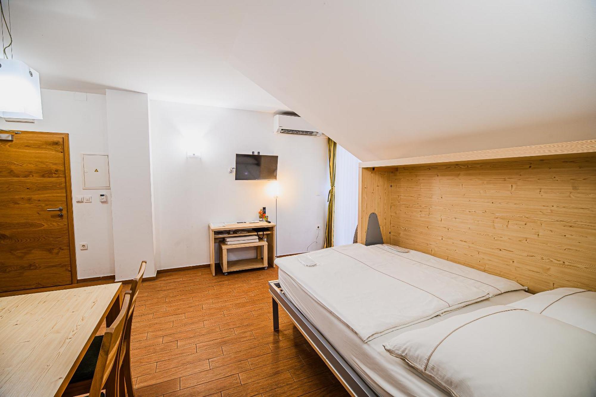 Apartments Maleric With Indoor Pool And Wellness Dragatuš Rum bild