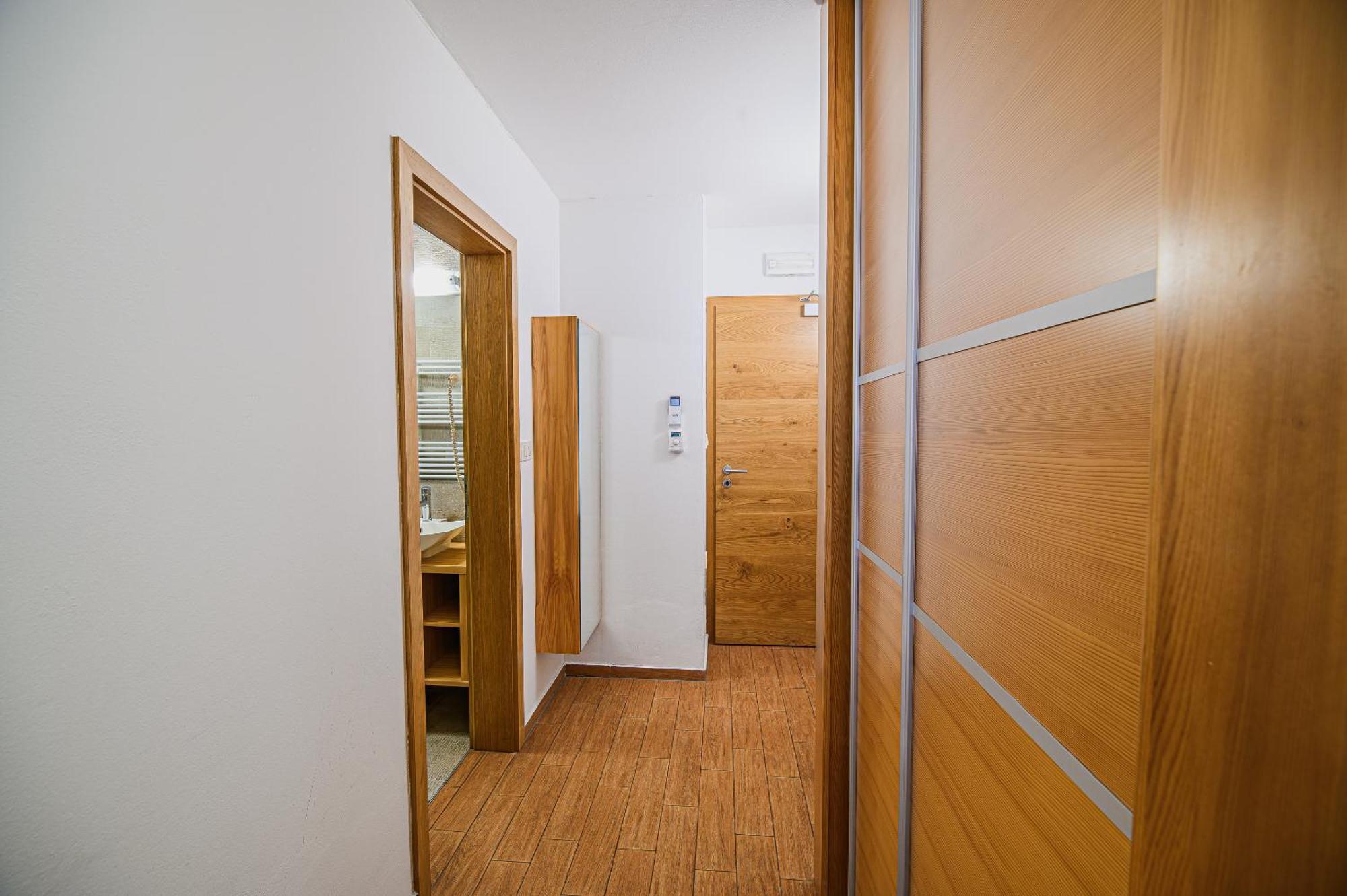 Apartments Maleric With Indoor Pool And Wellness Dragatuš Rum bild