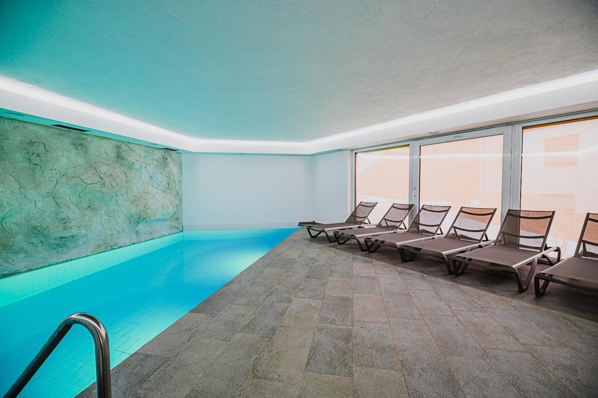 Apartments Maleric With Indoor Pool And Wellness Dragatuš Exteriör bild