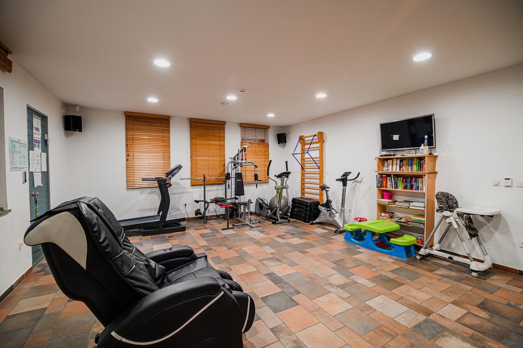 Apartments Maleric With Indoor Pool And Wellness Dragatuš Exteriör bild