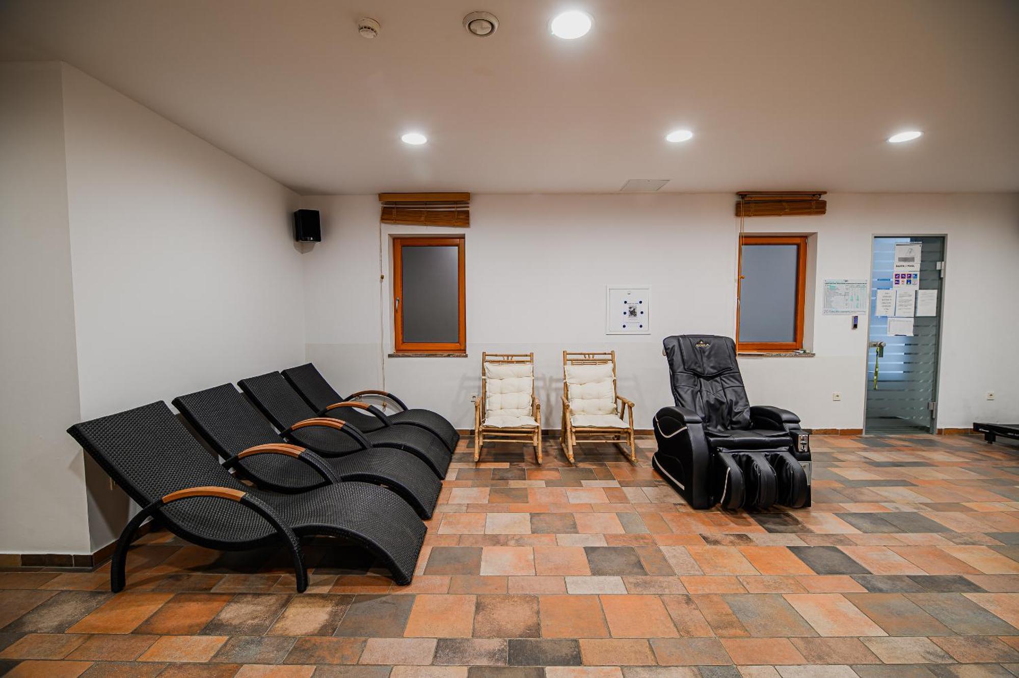 Apartments Maleric With Indoor Pool And Wellness Dragatuš Exteriör bild