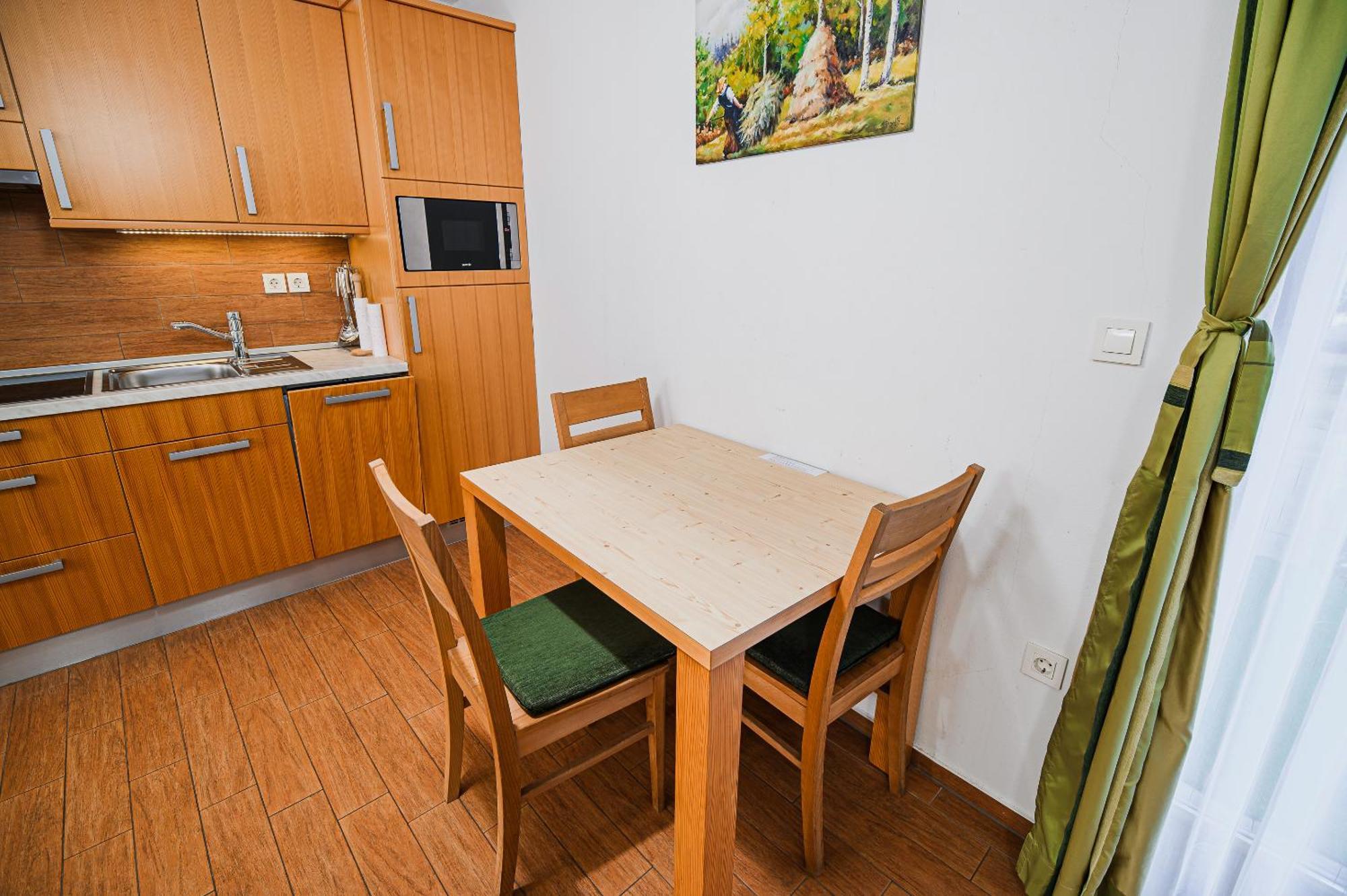 Apartments Maleric With Indoor Pool And Wellness Dragatuš Rum bild