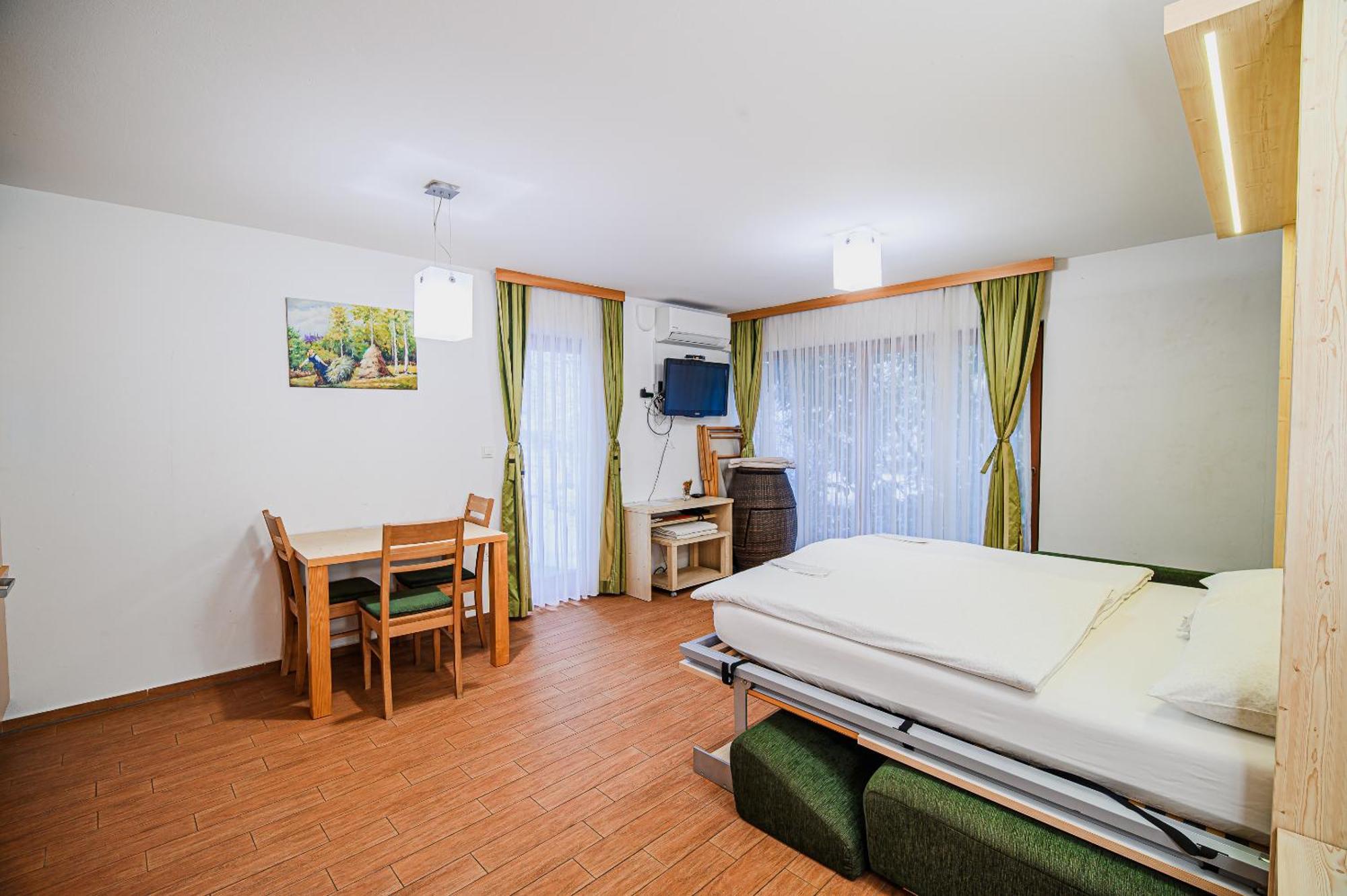 Apartments Maleric With Indoor Pool And Wellness Dragatuš Rum bild