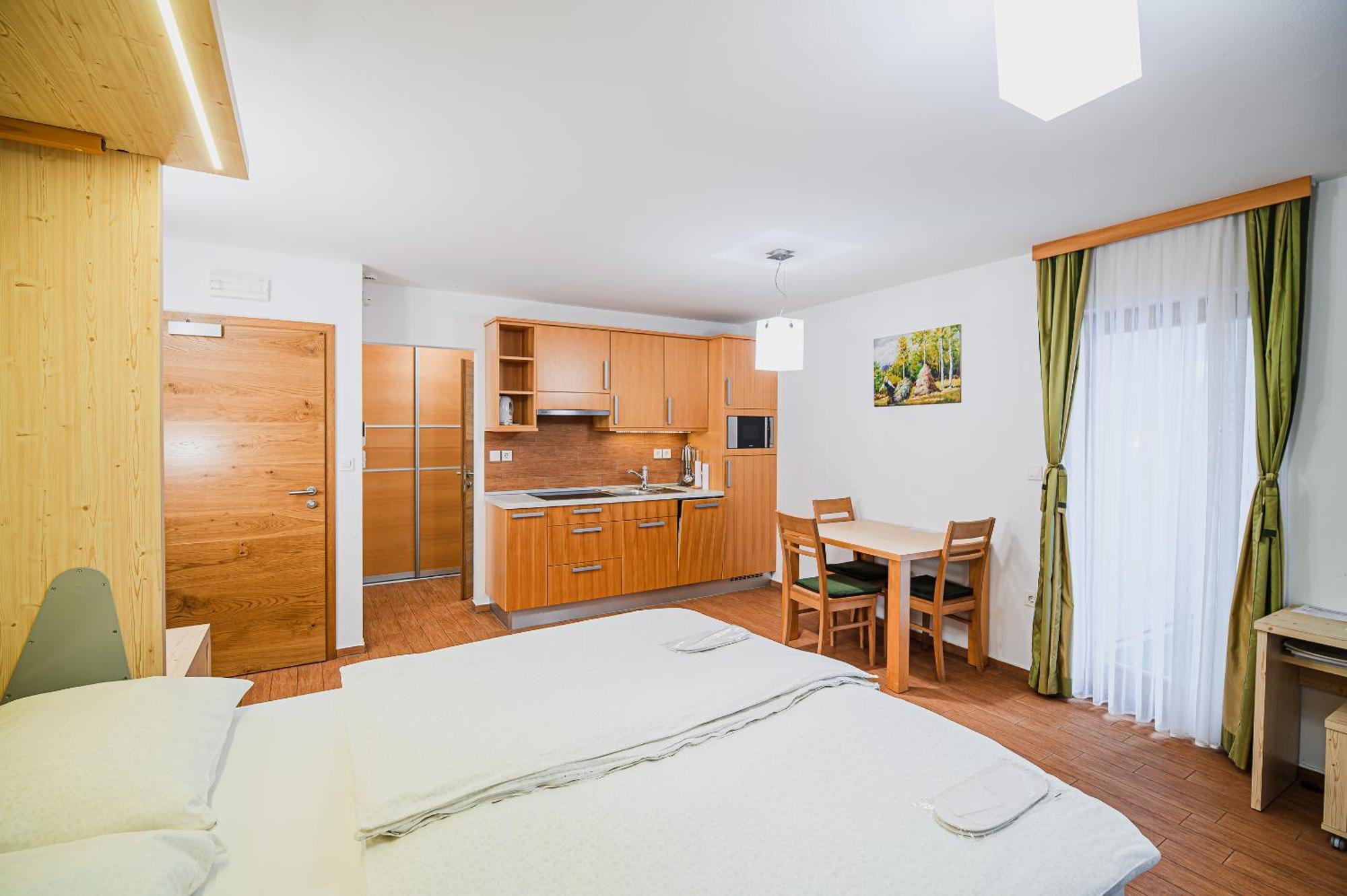 Apartments Maleric With Indoor Pool And Wellness Dragatuš Rum bild