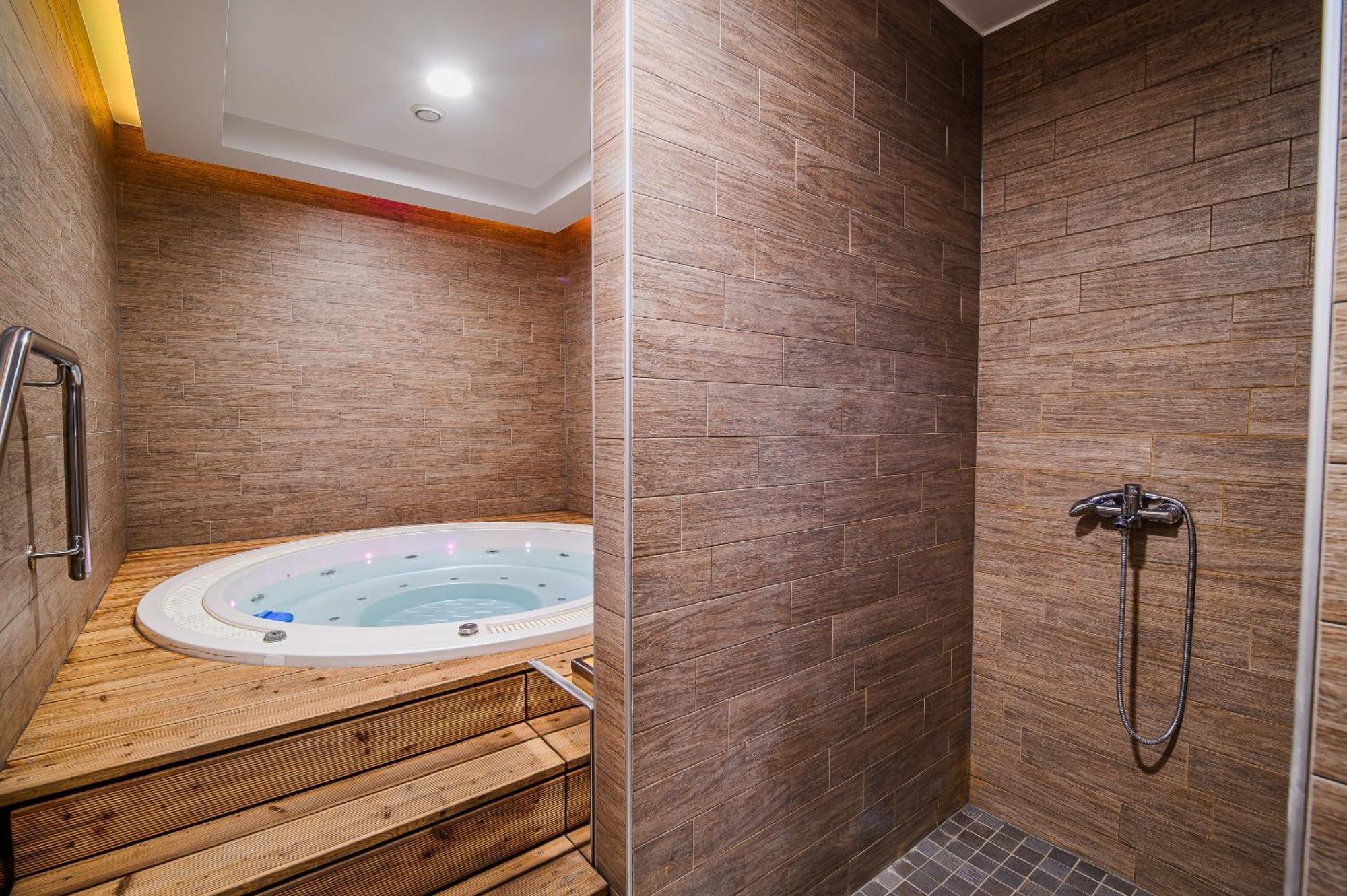 Apartments Maleric With Indoor Pool And Wellness Dragatuš Exteriör bild